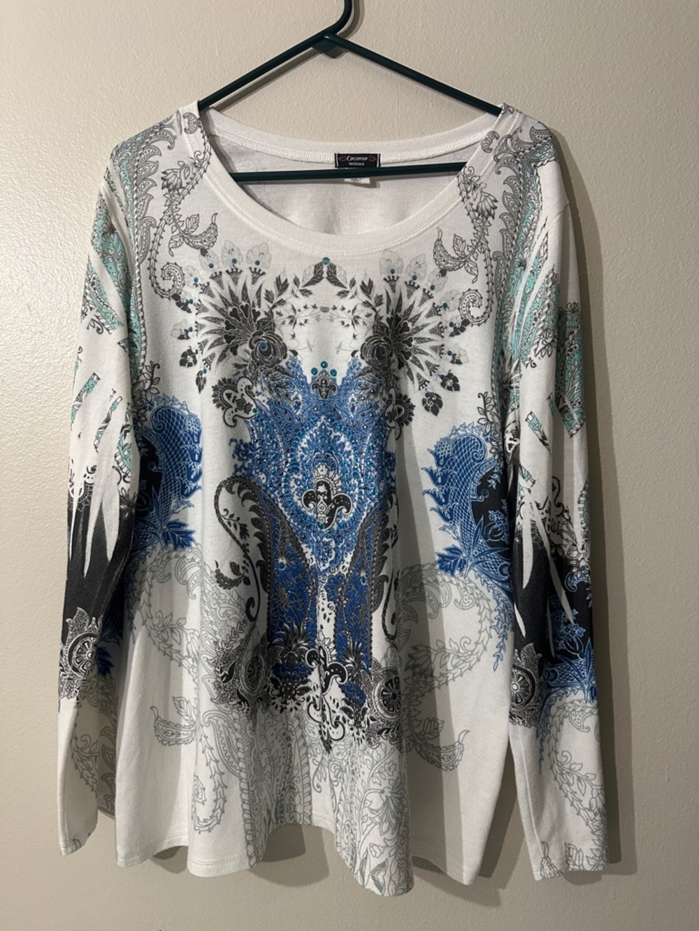 Cocomo White Blue Gray Paisley-Print Long Sleeve Scoop Neck Top